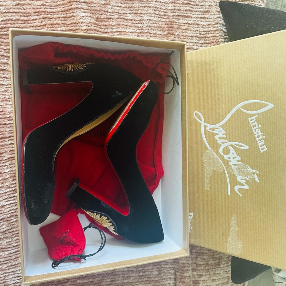 ✨Christian Louboutin heels ✨